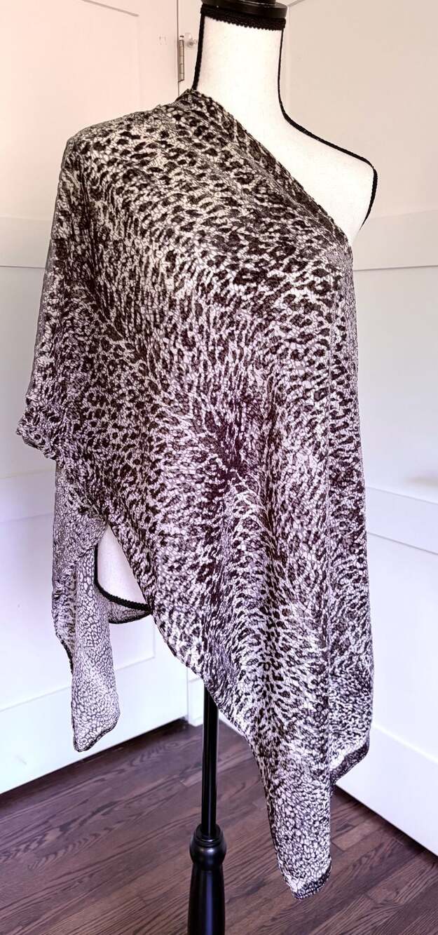 Vanity Foulards Made in Italy Leopard Print Burnout Velvet Shawl Wrap